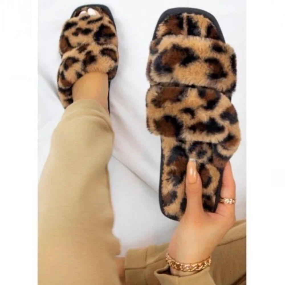 !! NEW !! Fluffy Square Toe Leopard Slippers - Picture 1 of 5